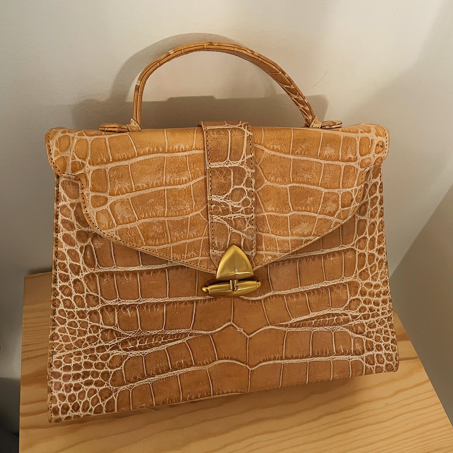 Vintage Sondra Roberts Tan Croc Embossed Patent Leather Bag