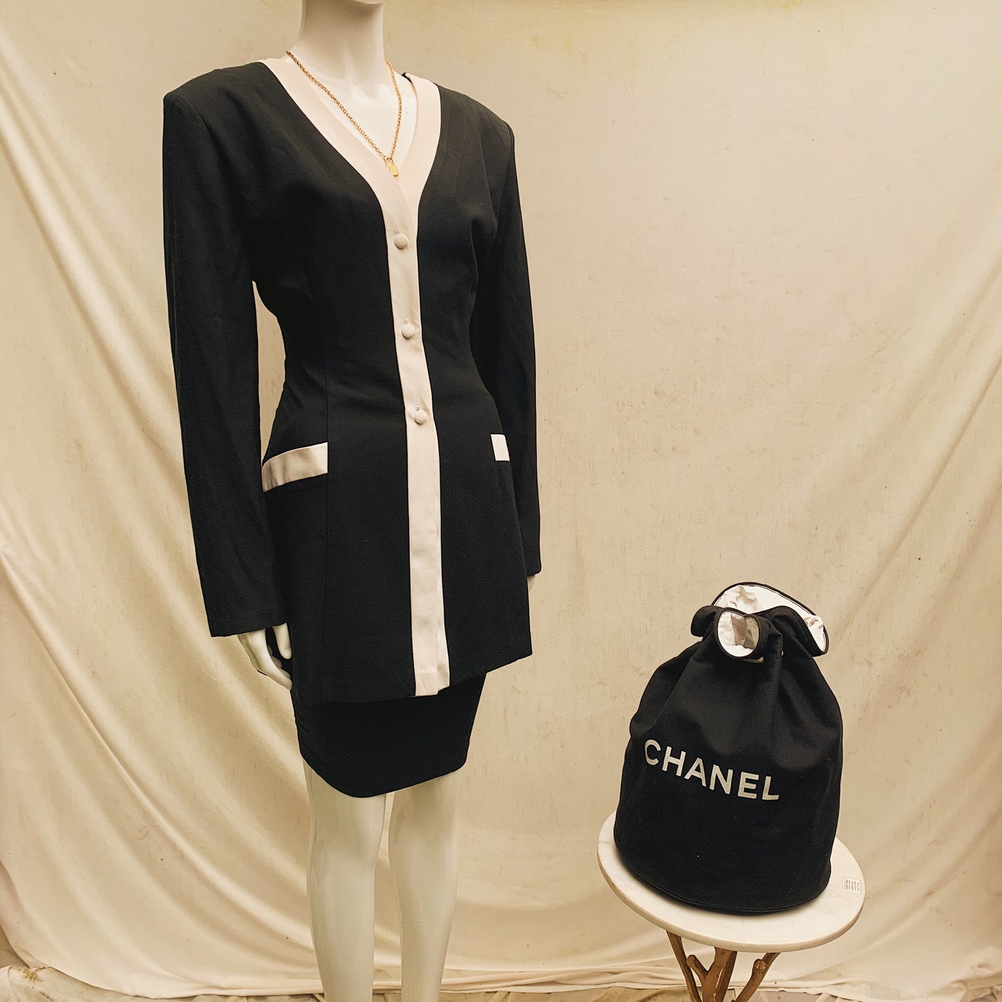 ‘Gabrielle’ Black & White 2-in-1 Cardigan Dress (M)