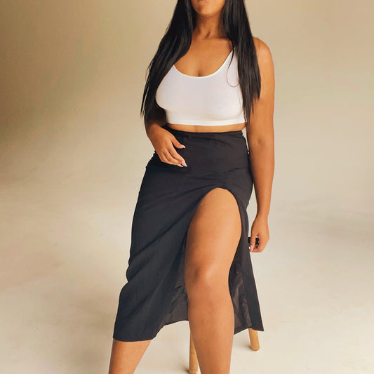 ‘Rian’ Black Thigh-High Slit Skirt (L)